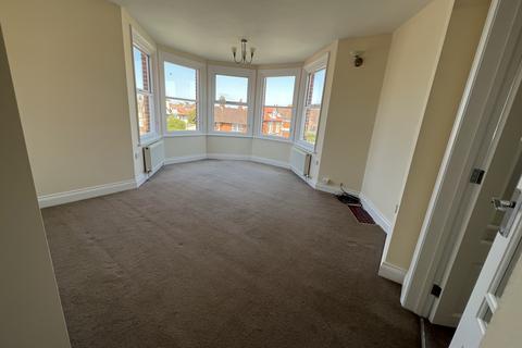 2 bedroom penthouse to rent, Queens Road, Felixstowe IP11