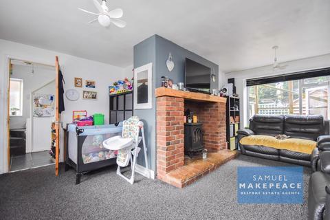 3 bedroom semi-detached house for sale, Essex Drive, Kidsgrove, Stoke-on-Trent, Staffordshire