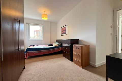 2 bedroom flat to rent, Forge Square, London, London E14