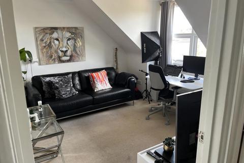 1 bedroom flat to rent, Bargates, Christchurch BH23