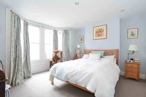 2 bedroom apartment to rent, Westbourne Road Islington N7