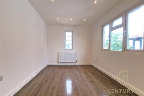 2 bedroom flat to rent, Malden Way, NEW MALDEN KT3