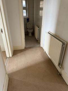 2 bedroom apartment to rent, Shackleton Road, Southall UB1