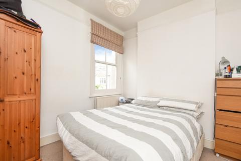 2 bedroom flat to rent, Revelstoke Road Wimbledon Park SW18