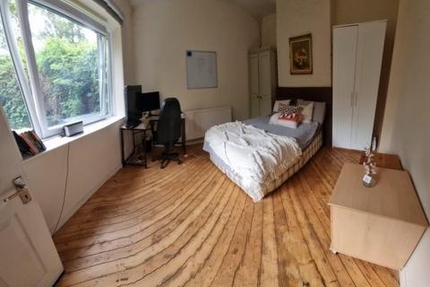 4 bedroom flat to rent, COLVILLE ESTATE