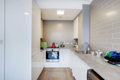 1 bedroom flat to rent, Navarino Road, London Fields, London, E8