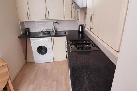 1 bedroom flat to rent, Comiston Terrace, Edinburgh EH10