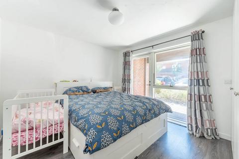 3 bedroom flat for sale, LENSVIEW CLOSE,HA1, Harrow, HARROW, HA1
