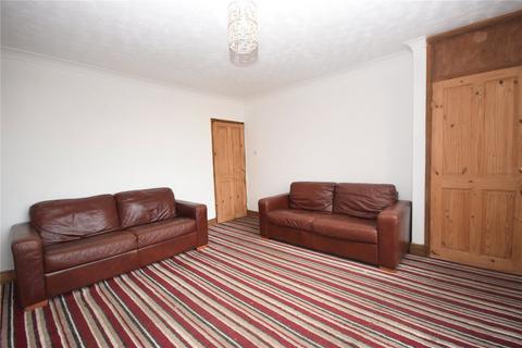 33 Heathcroft Drive, Leeds, LS11 8UD