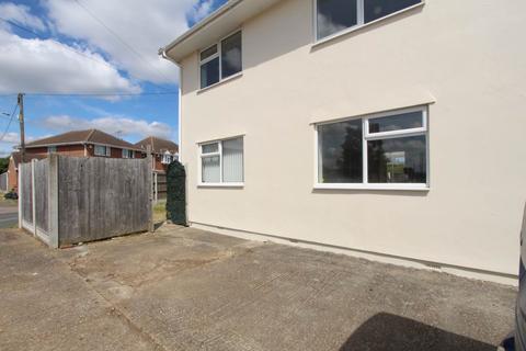 3 bedroom detached house to rent, Hilberry Road, Canvey Island