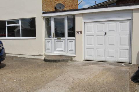 3 bedroom detached house to rent, Hilberry Road, Canvey Island