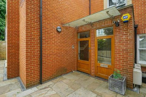 3 bedroom flat for sale, Cheverton Road  Whitehall Park N19 3AZ