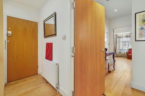 3 bedroom flat for sale, Cheverton Road  Whitehall Park N19 3AZ