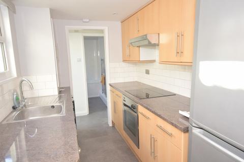 3 bedroom terraced house to rent, Baker Street Rochester ME1