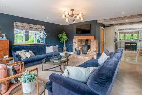 Rowan House Compton Fields, Combrook, Warwick, CV35 9HW