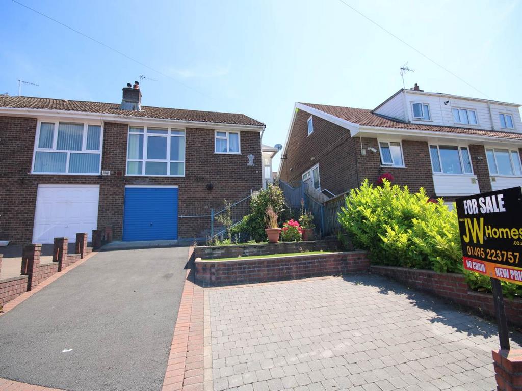 Penmaen, Blackwood NP12 2 bed semidetached bungalow for sale £209,950