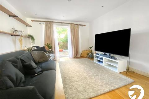 2 bedroom terraced house to rent, St. James Close, London, SE18