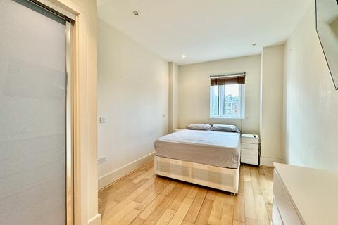 2 bedroom flat to rent, Brewhouse Lane, London SW15