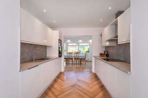 76 Amberley Road, London, SE2 0SF