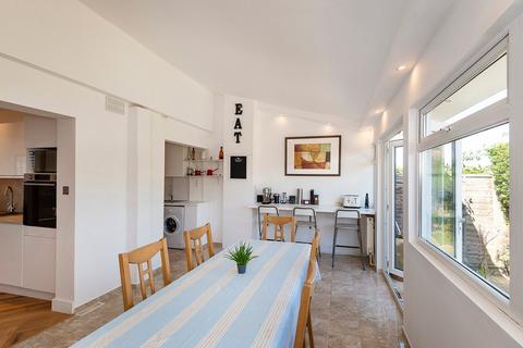 76 Amberley Road, London, SE2 0SF