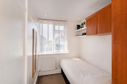76 Amberley Road, London, SE2 0SF