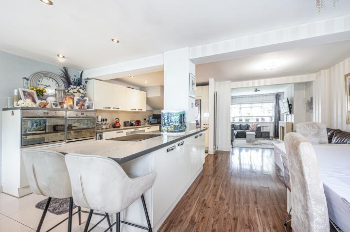 Chpk1676063 large-4-08 jpg