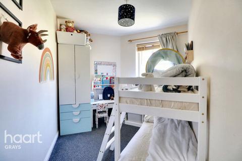 2 bedroom flat for sale, Lennox Close, Grays