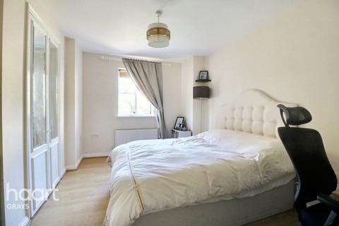 38 Lennox Close, Chafford Hundred, Grays, RM16 6AP