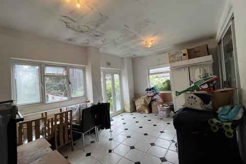 2 bedroom detached house for sale, Broadhurst Avenue, ., Edgware, ., HA8 8TT