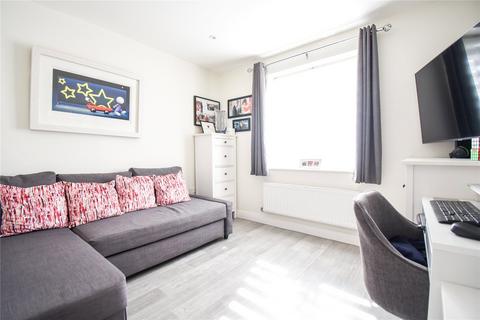 2 bedroom apartment for sale, Chadwick Gardens, Uxbridge UB8