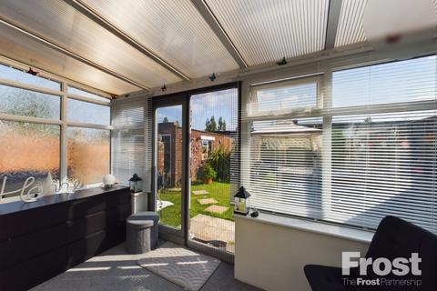 2 bedroom bungalow for sale, Brook Close, Stanwell, Middlesex, TW19