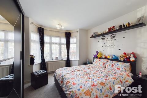 5 Brook Close, Stanwell, Staines-upon-thames, TW19 7AW