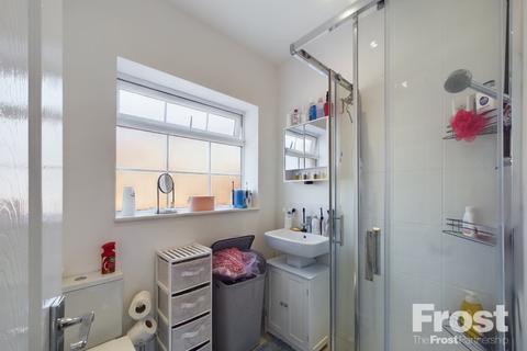 5 Brook Close, Stanwell, Staines-upon-thames, TW19 7AW