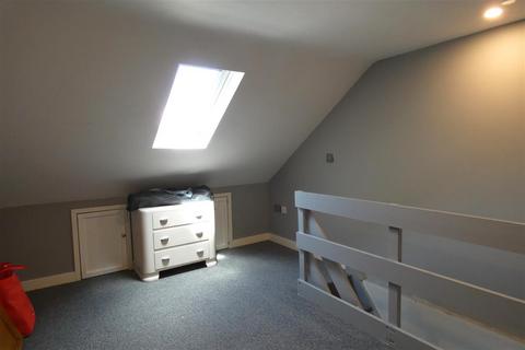 17 Glenfields Road, Haverfordwest, SA61 1EB