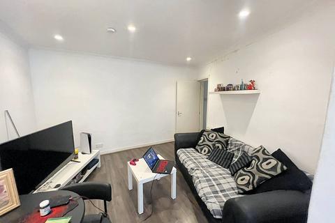 1 bedroom flat to rent, Navarino Road, London E8