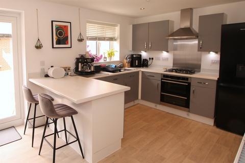 3 bedroom detached house to rent, Taylor Avenue, HU16