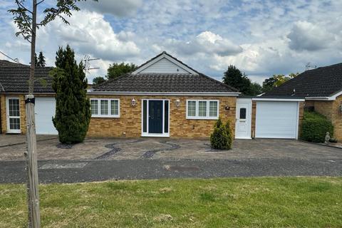 2 bedroom detached bungalow to rent, Warners Avenue, Hoddesdon EN11