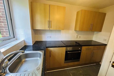 1 bedroom flat to rent, Gainsborough Road, Hayes, UB4