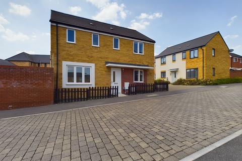 3 bedroom detached house to rent, St Cross Road, Limes Park, Basingstoke, RG24