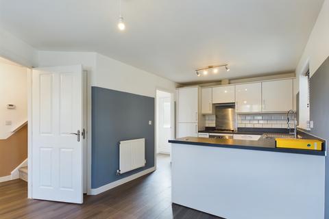 3 bedroom detached house to rent, St Cross Road, Limes Park, Basingstoke, RG24