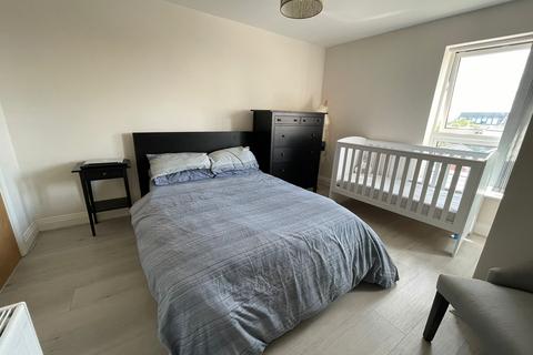 2 bedroom flat to rent, Windsor Road, Slough SL1