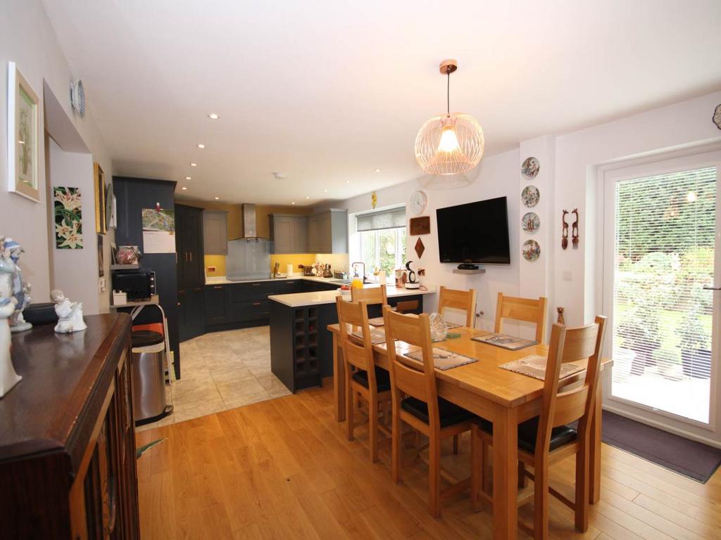 Kitchen dining room