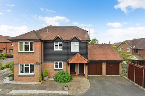 2 bedroom apartment for sale, Woodbury Lane, Tenterden, Kent, TN30