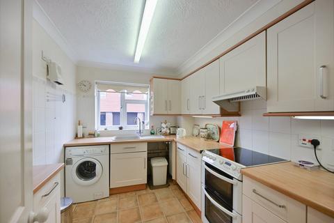 2 bedroom apartment for sale, Woodbury Lane, Tenterden, Kent, TN30