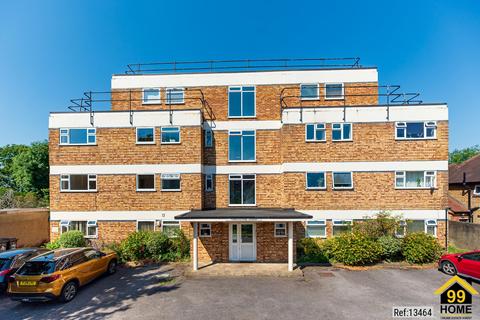 2 bedroom flat to rent, Uxbridge Road, Hampton Hill, Middlesex, TW12