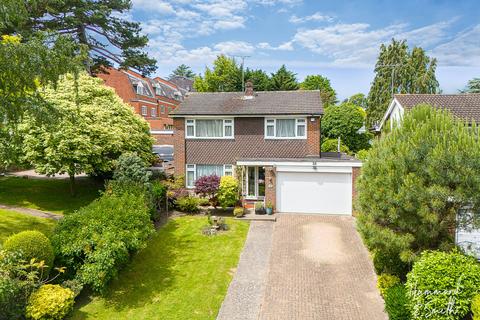 4 bedroom detached house for sale, Kendal Avenue, Epping CM16