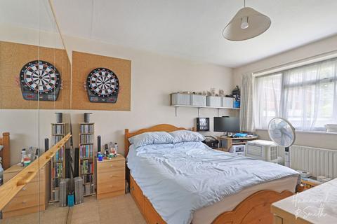 38 Kendal Avenue, Epping, CM16 4PR