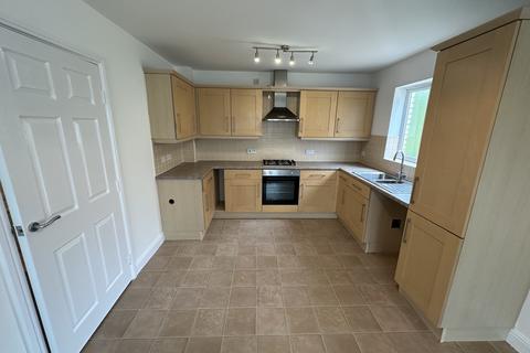 2 bedroom flat to rent, Leatham Avenue, Kimberworth, Rotherham S61
