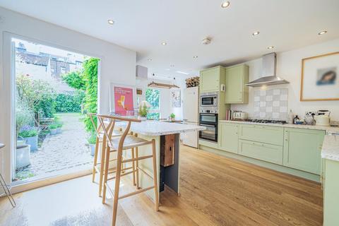 44 Woodland Hill, London, SE19 1NY