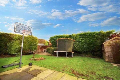 5 Starbeck Close, Bury, BL8 2UP